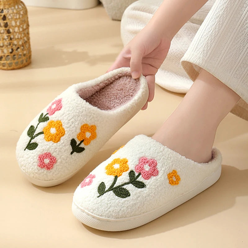 Women's Flower Embroidered Cotton Slippers Indoor Soft Sole Warm Plush Home Slippers Woman Comfort Flat Heel Winter Cotton Shoes